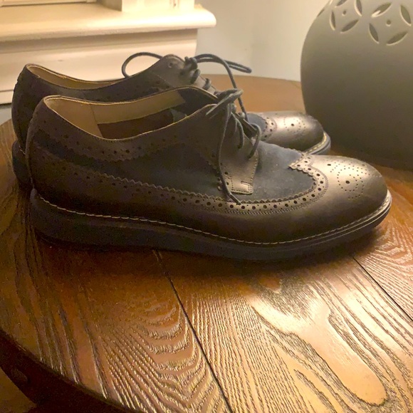 Clarks men’s blue suede wing tip Oxford shoe